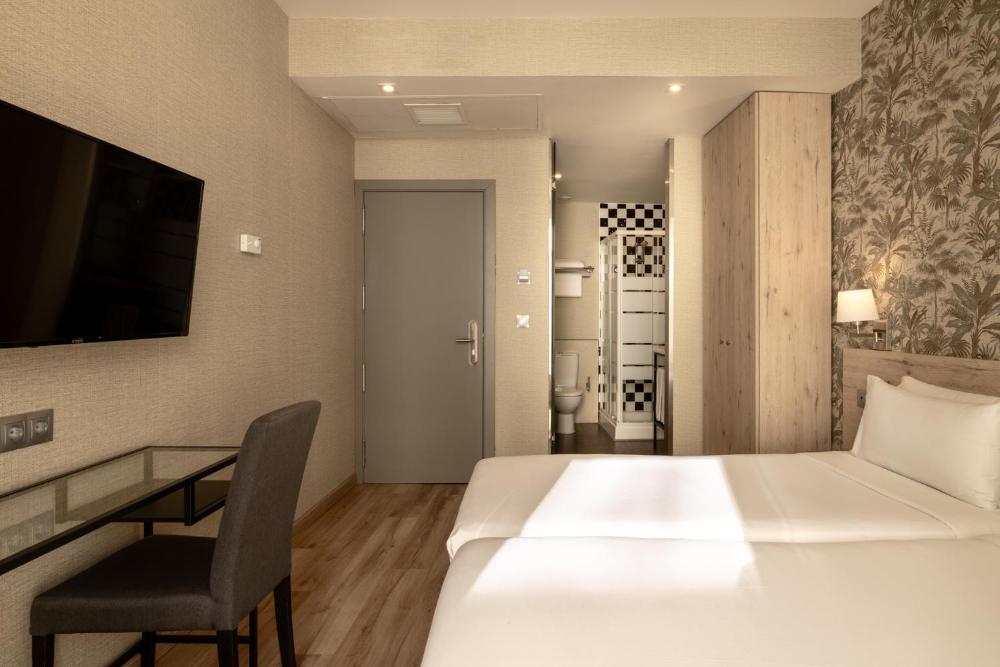 Triple Room interior